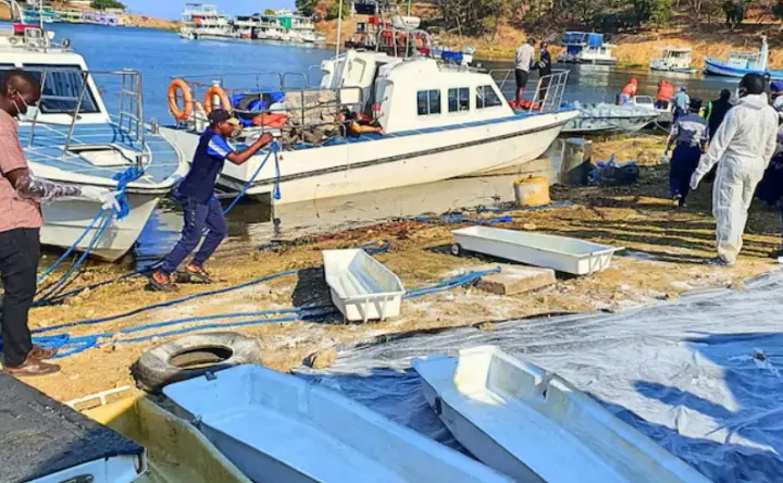 Кількість загиблих унаслідок катастрофи порома в Зімбабве зросла до 94