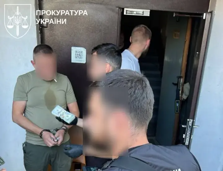 The head of the Mykolaiv Regional Territorial Recruitment and Social Support Center, who was detained while taking a bribe, was suspended from his position and remanded in custody
