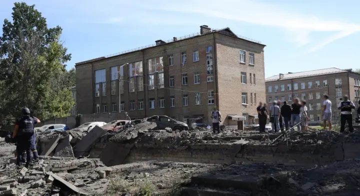 Патрульні показали перші хвилини після удару рф по Києву
