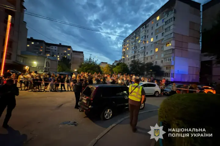 In Ternopil, a group of people attacked a Territorial Recruitment and Social Support Center vehicle: military personnel sustained bodily injuries, and police are identifying those involved