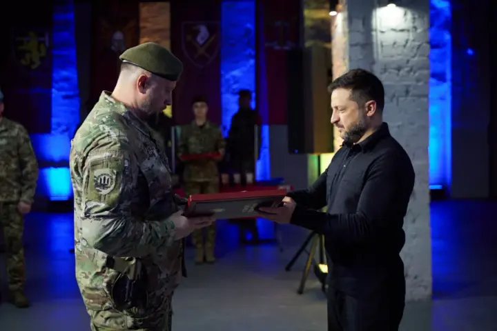 Zelenskyy presented the Order of the "Golden Star" of the Hero of Ukraine to Biletskyi