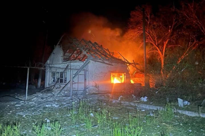 Россия атаковала Запорожье, трое человек получили ранения