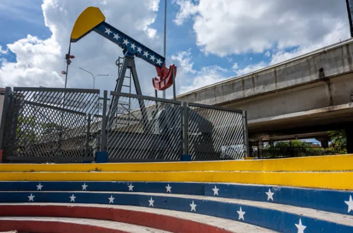 США ведуть переговори з Венесуелою про масштабну нафтову угоду – Axios