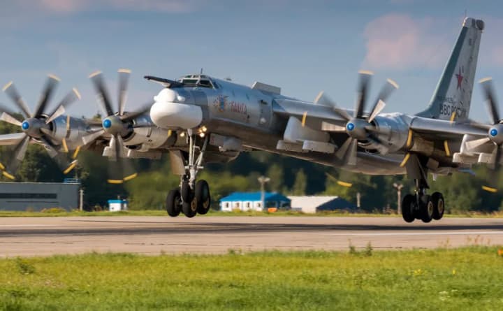 У росії після удару СБУ по "Енгельсу" могло залишитися 37 боєздатних Ту-95МС – Defense Express