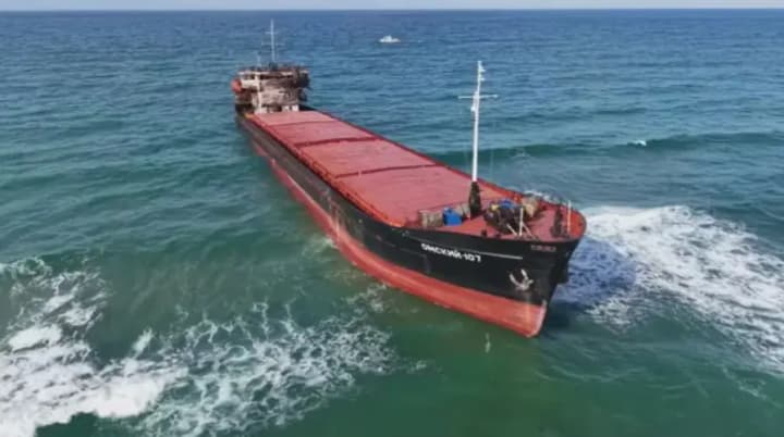 The Russian dry cargo ship attacked near Novorossiysk drifted toward Turkey and ran aground