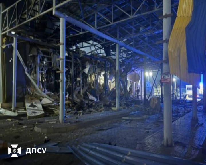 рф атакувала "Шахедами" пункт пропуску "Орлівка" на кордоні з Румунією – його роботу призупинили