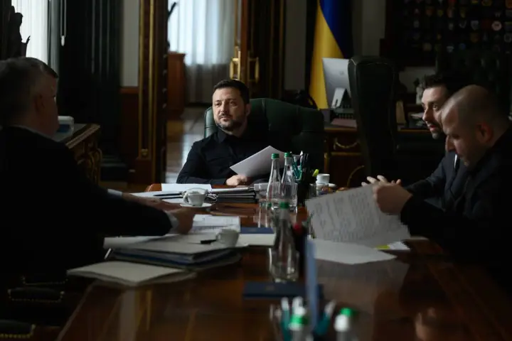 Зеленский заявил о готовности Украины к встрече с представителями президента США