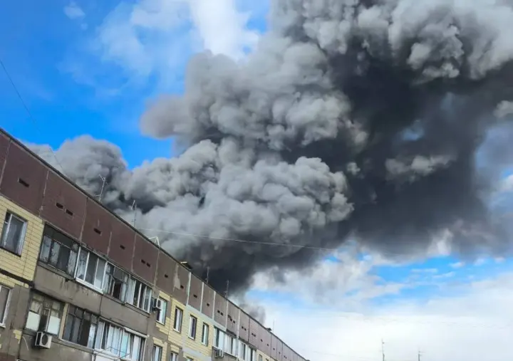 A Russian UAV strike on Dnipro caused a fire at warehouses; there are injured people