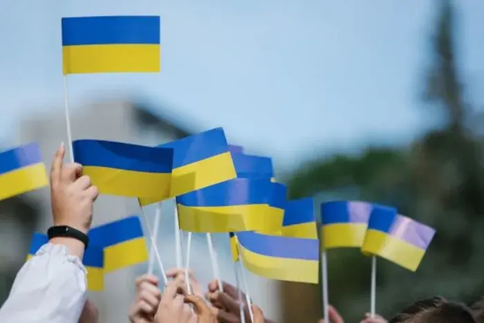 Гроші, здоров’я і сенс життя: українці розповіли, чому почуваються щасливими під час війни 