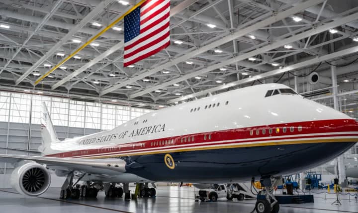 Через випадкову помилку військових Трамп застряг на борту Air Force One перед вильотом