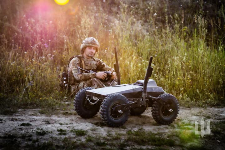 Стало відомо, скільки військових та техніки втратила росія за добу