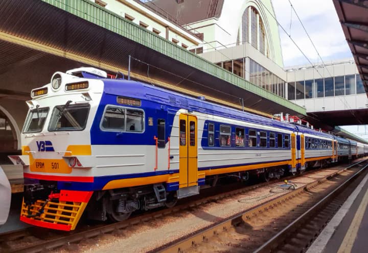 У Києві через повітряну загрозу зупинили рух Kyiv City Express в обох напрямках