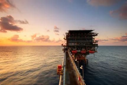 Oil prices rose by more than 2% after new strikes on Saudi Arabia