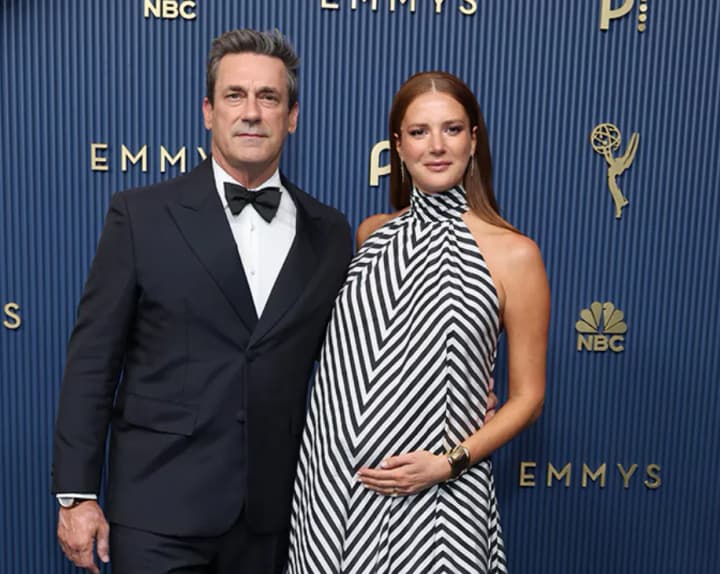 "Mad Men" star Jon Hamm will become a father at 55; his wife made her first public appearance showing her pregnancy