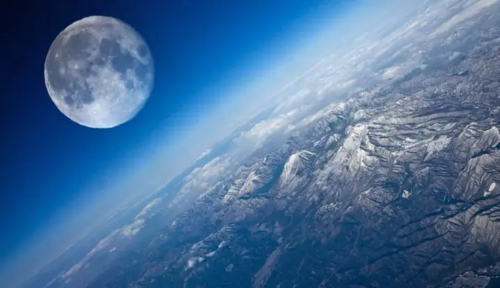 NASA обнаружило на Луне крупнейший современный ударный кратер в Солнечной системе
