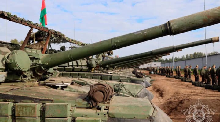 Беларусь стянула войска и танки к Сувалкскому коридору у границ НАТО