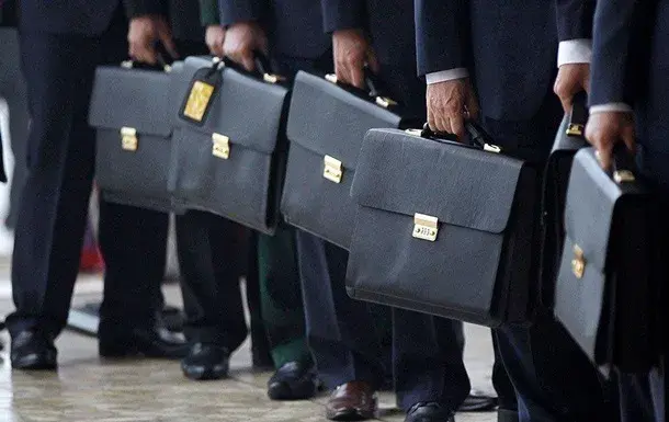 The number of officials and deputy ministers in Ukraine will be reviewed