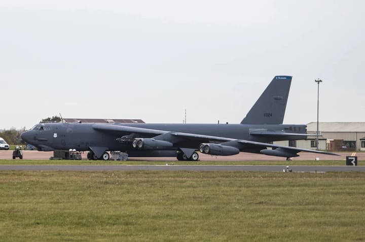 У Британії біля авіабази Fairford затримали п’ятьох чоловіків - Reuters
