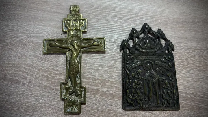 Єврейські дрейдли, ікона та хрест ХІХ століття - з України намагалися вивезти культурні цінності