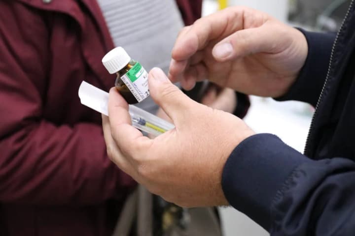 В Україні вперше пацієнтка з онкологічним захворюванням отримала ліки з медичним канабісом