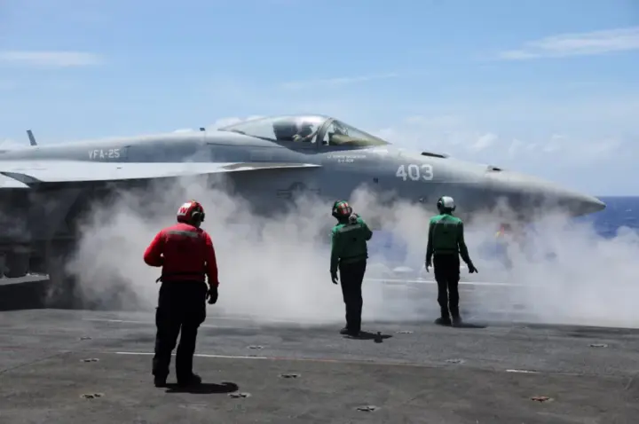 США перекидають на Близький Схід додатково до 10 тисяч військових і третій авіаносець - WSJ