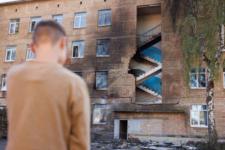 Zelenskyy reported that Putin lifted restrictions on strikes, and Russia intensified attacks on civilian targets - FT