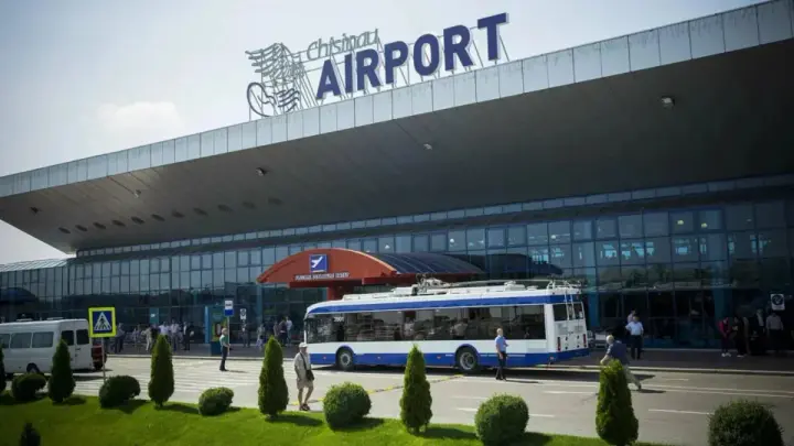 Аеропорт Кишинева вдруге за добу евакуювали через "замінування"