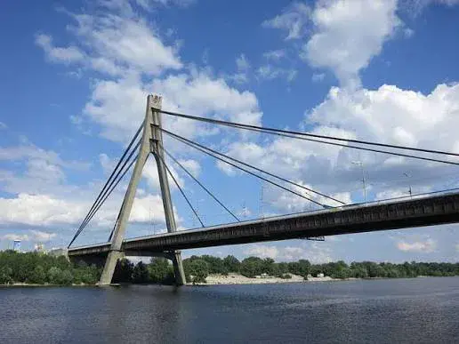 As a result of Russia's attack on the Northern Bridge in Kyiv, two people were injured: what is known about their condition