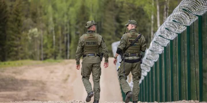 Естонія переміщує війська ближче до кордону з рф і готується до можливого конфлікту - FT