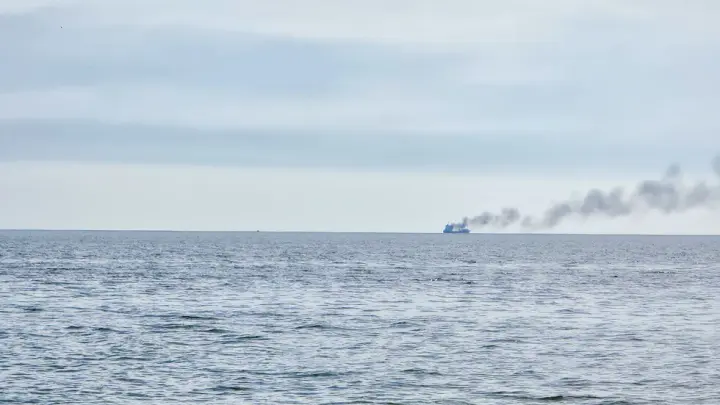 Слідів моряків немає - Болгарія зупинила пошуки екіпажу затонулого судна після атаки дронів