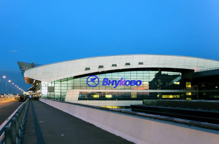 In Moscow, more than a dozen aircraft were unable to land due to restrictions at the airports; some were sent back to Turkey