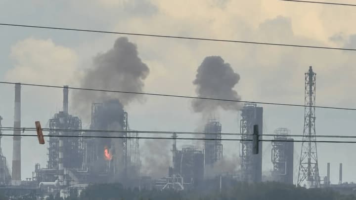 Зеленський розповів, якими дронами Сили оборони вдарили по російських НПЗ: модифіковані FP-1 та Ан-196 RS