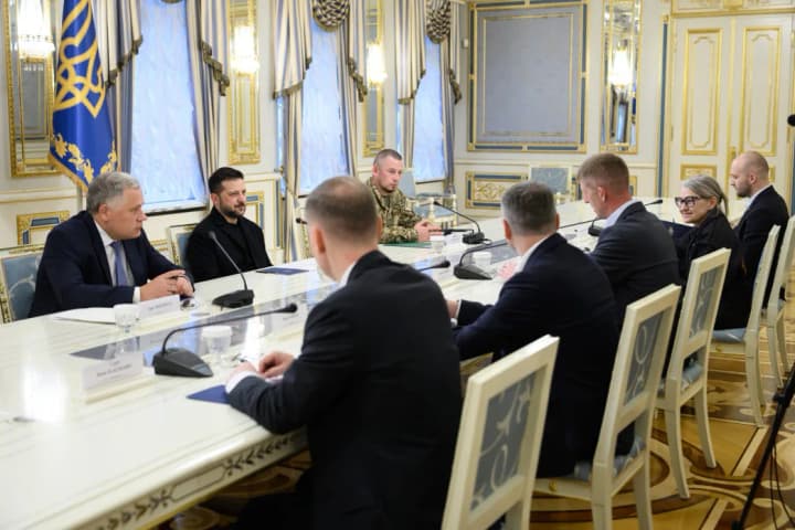 Zelenskyy met with Estonia’s Minister of Defence: strengthening air defence and arms exports were discussed