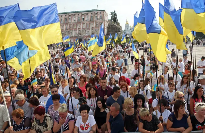 Более 80% украинцев поддерживают переговоры о мире, а 56% допускают территориальные уступки — опрос