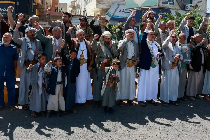 The Houthis again warned of a threat to Saudi airports after a deadly attack on Riyadh