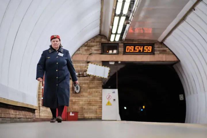 В Киеве метро и автобусы изменили движение из-за перекрытия на Южном мосту