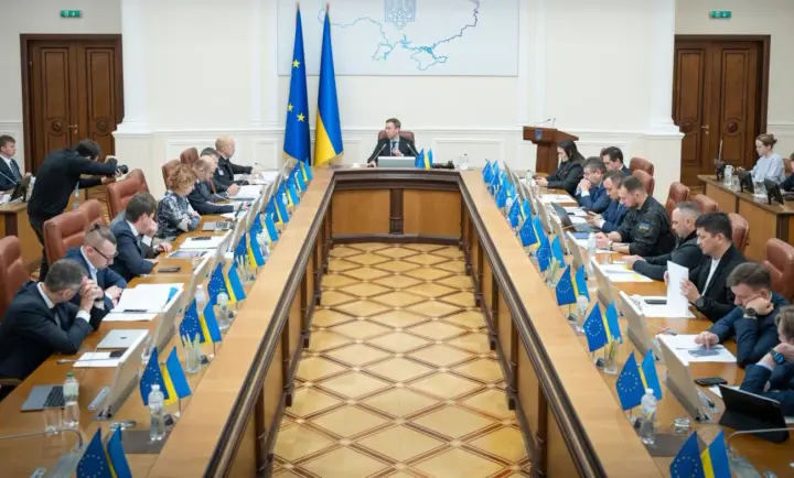 Удари рф по фармаскладах: Кабмін пришвидшив надходження препаратів до аптек і лікарень
