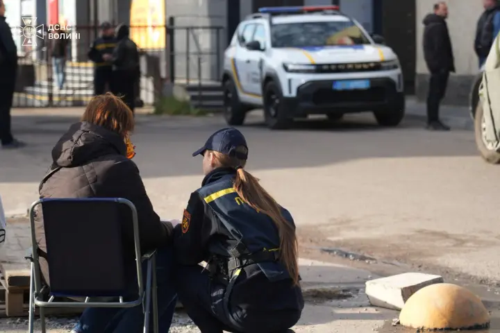 "москву треба не вмовляти, а змушувати зупинитися": Зеленський про удар рф по Луцьку