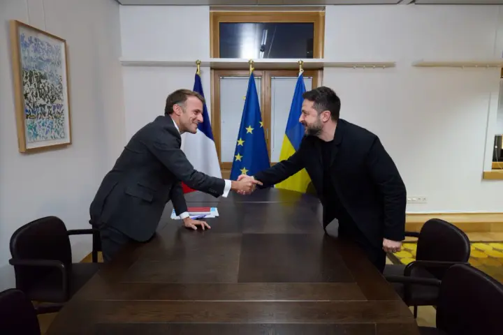 Цього місяця будуть нові пакети на посилення української авіації – Зеленський після зустрічі з Макроном
