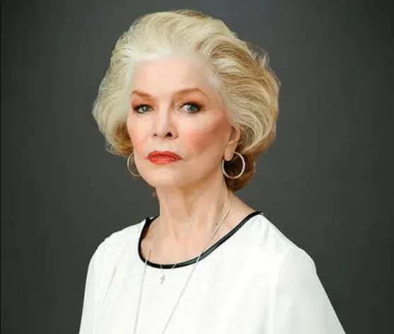 93-year-old Hollywood star Burstyn could set a historic record—and it is all thanks to her granddaughter