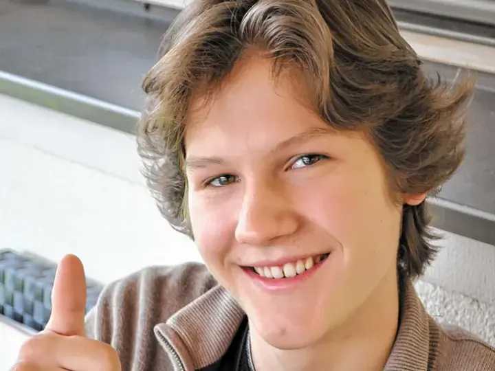 The influencer and creator of the popular game Stick Run died after an incident during a live broadcast