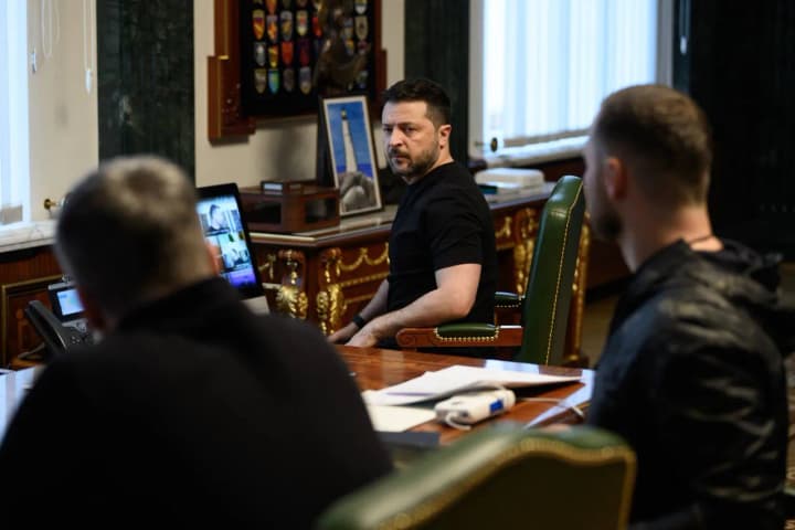 Россия усилила атаки кассетными баллистическими ракетами и продолжает уничтожать энергетику Украины — Зеленский