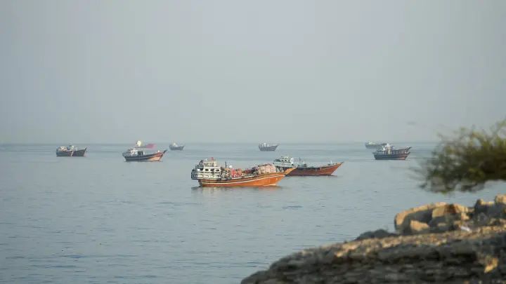 Iran has detailed plans to strike undersea cables in the Persian Gulf if war resumes - media