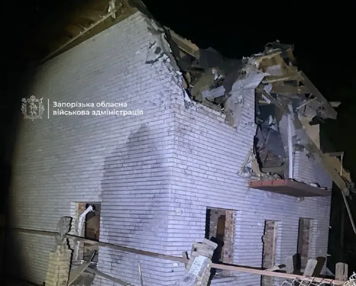 Night strike on Zaporizhzhia: homes and cars damaged, one person injured