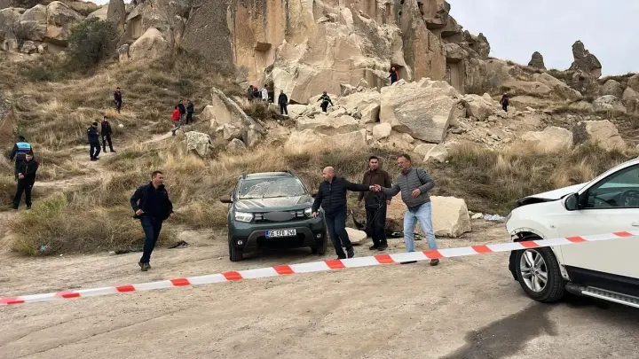 У Каппадокії в Туреччині обвалилася скеля, двоє людей загинуло 