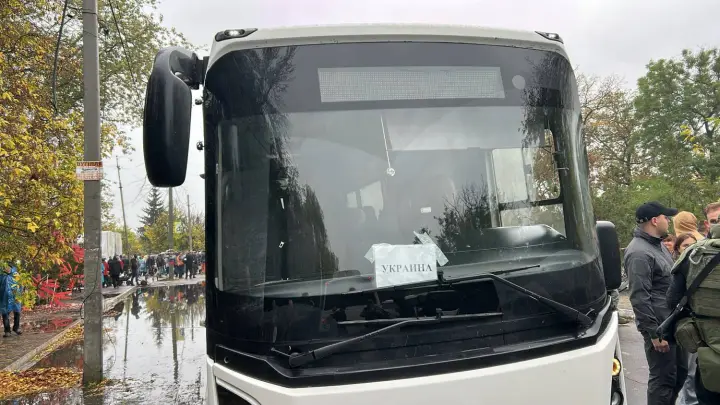 Українська делегація з евакуйованими жителями Олешок вирушила до Анапи - Арахамія