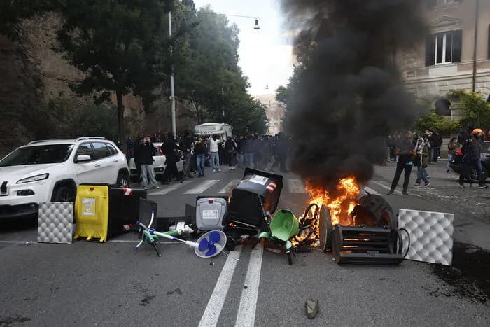Tens of thousands of Italians protested against prices and military spending