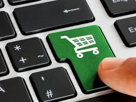 u-kharkovi-vikrili-cholovika-yakiy-prodavav-nelitsenzovaniy-alkogol-cherez-internet