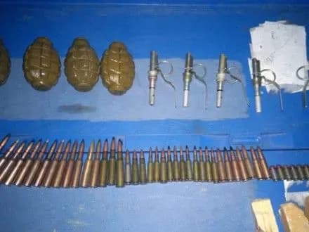 yunak-namagavsya-vidpraviti-poshtoyu-do-kiyeva-granati-ta-patroni