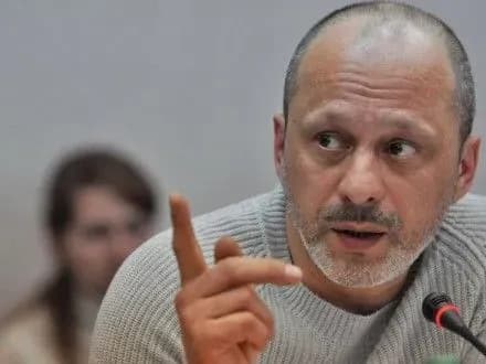 derzhkomteleradio-zvilnilo-z-alasaniyu-z-posadi-golovi-ntku